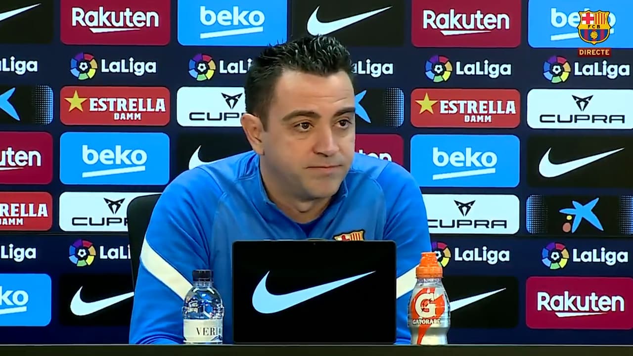 Xavi revela que Depay y Dest 'reforzarían' al Barça ante el Frankfurt