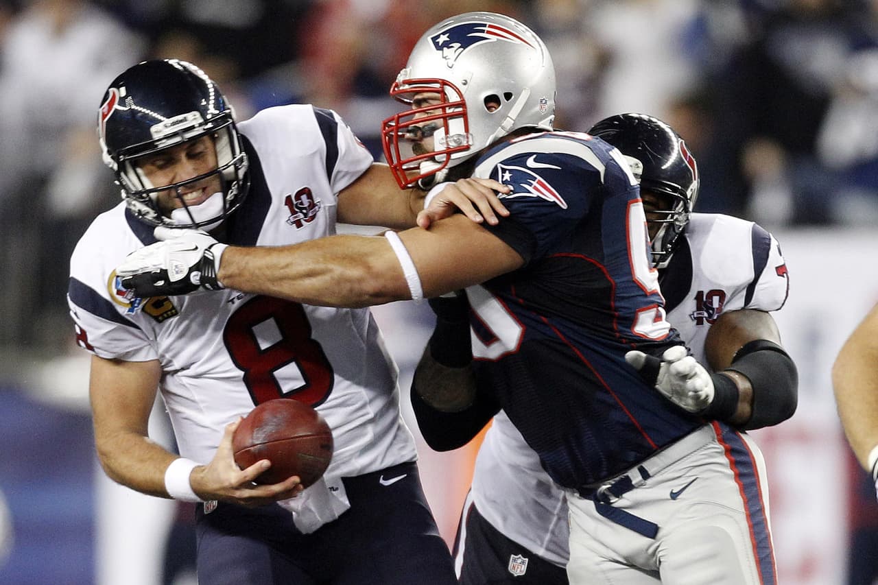 HOUSTON TEXANS No estaban en playoffs desde la Temporada 2012 cuando perdieron 41 – 28 con los New England Patriots en Playoffs Divisionales de la AFC, último partido del coach Gary Kubiak. El actual entrenador Bill O’Brien liga su segunda temporada con marca de 9 – 7 aunque esta vez sí llegó a postemporada.