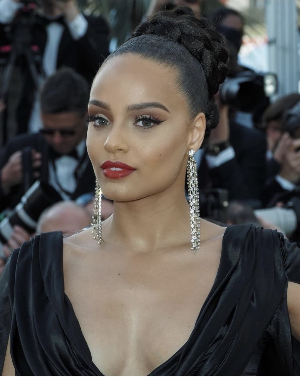 Alicia y Kylian tienen la curiosidade de que ambos tienen 21 años y ambos son la sensación juvenil de su profesión.