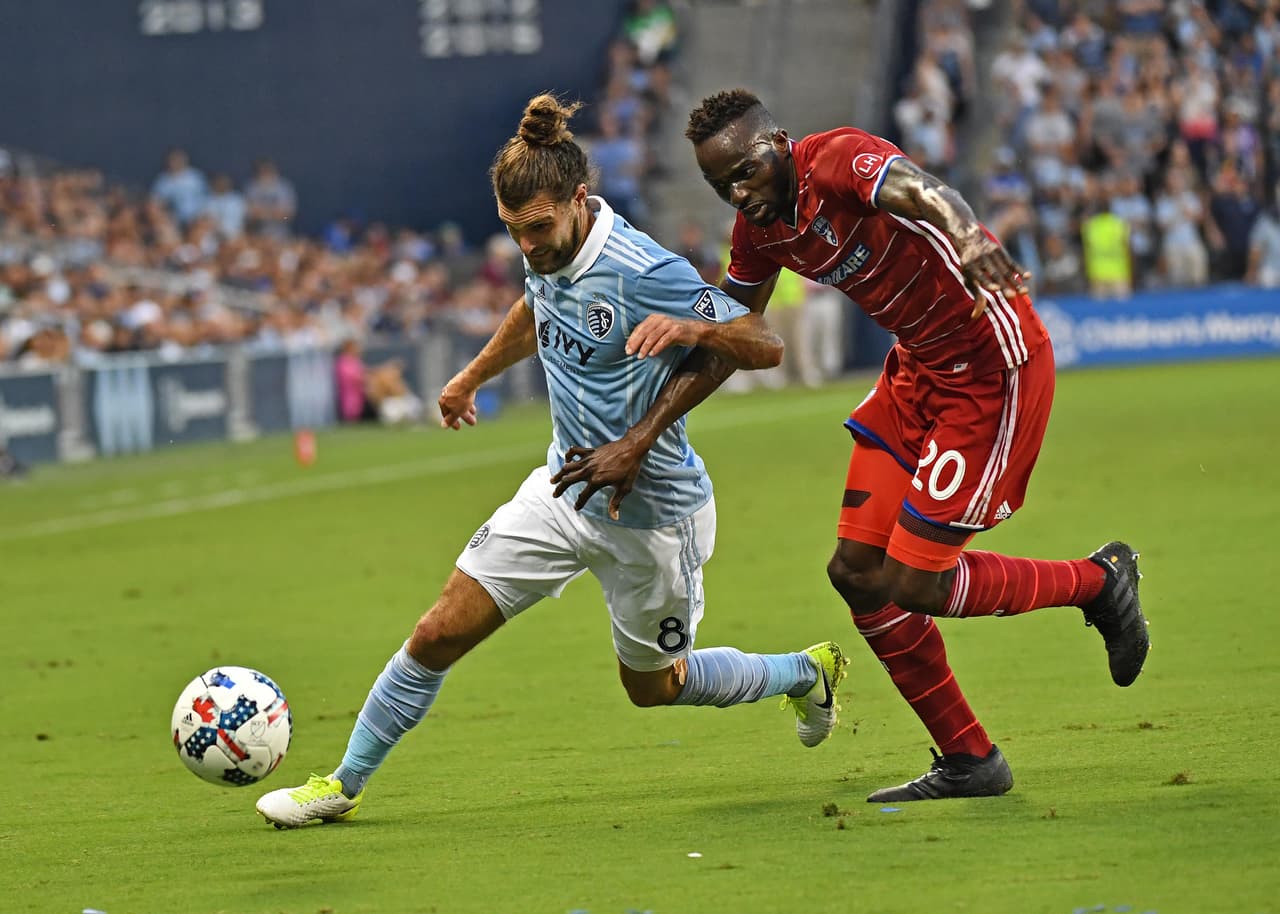 Sporting Kansas City tiene una de las mejores defensas de la liga. El sábado -con una gran fortaleza en su última línea- superó por 2-0 a FC Dallas. Graham Zusi fue uno de los mejores jugadores del equipo de Peter Vermes. (USA Today Images)