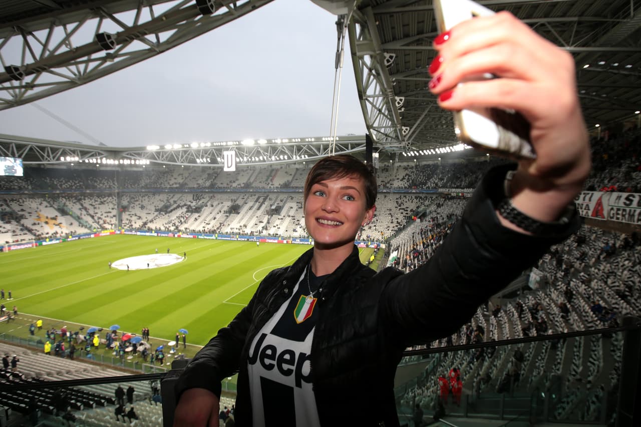 La afición local, sin duda, fue la más ruidosa en toda la previa del partido entre la Juventus y Real Madrid por los cuartos de final de la Champions League. Un marco impresionante para un partido de tal calibre entre dos de los mejores equipos del mundo, además últimos finalistas del torneo.