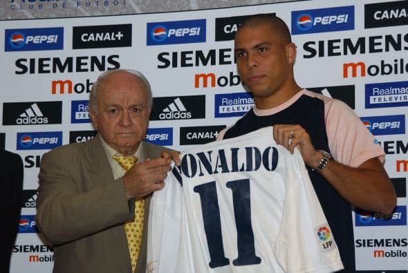 En la época de los "Galácticos" el Real Madrid fichó a Ronaldo por 45 millones de euros.