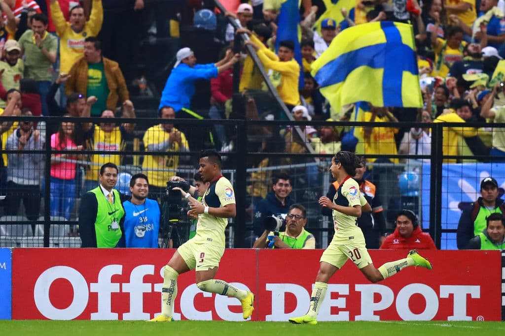 Apenas seis minutos más tarde, el colombiano Roger Martínez ponía el 3-1 a favor de los locales.