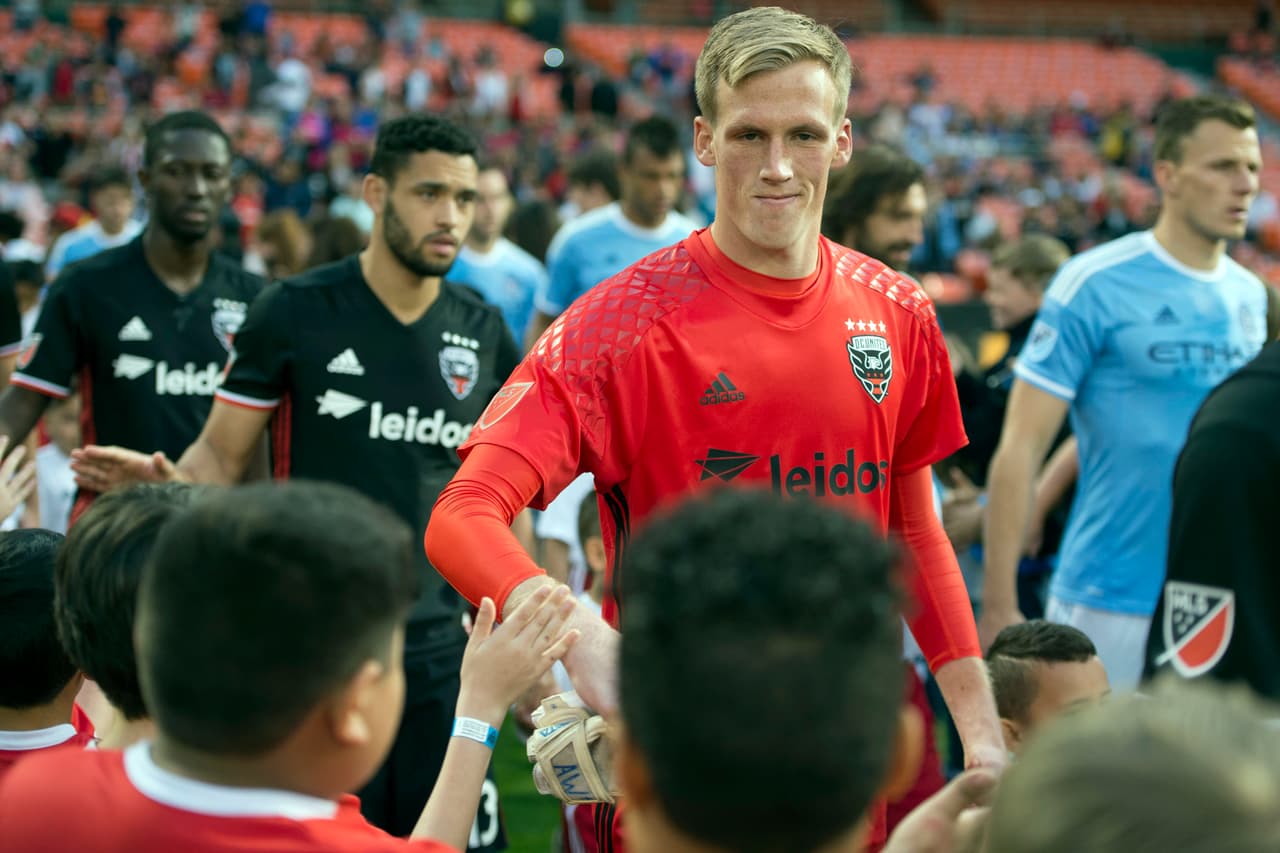 TRAVIS WORRA (POR) | El guardameta de D.C. United fue clave en la victoria de su equipo por 2-0 ante New York Red Bulls el viernes con cinco atajadas claves.