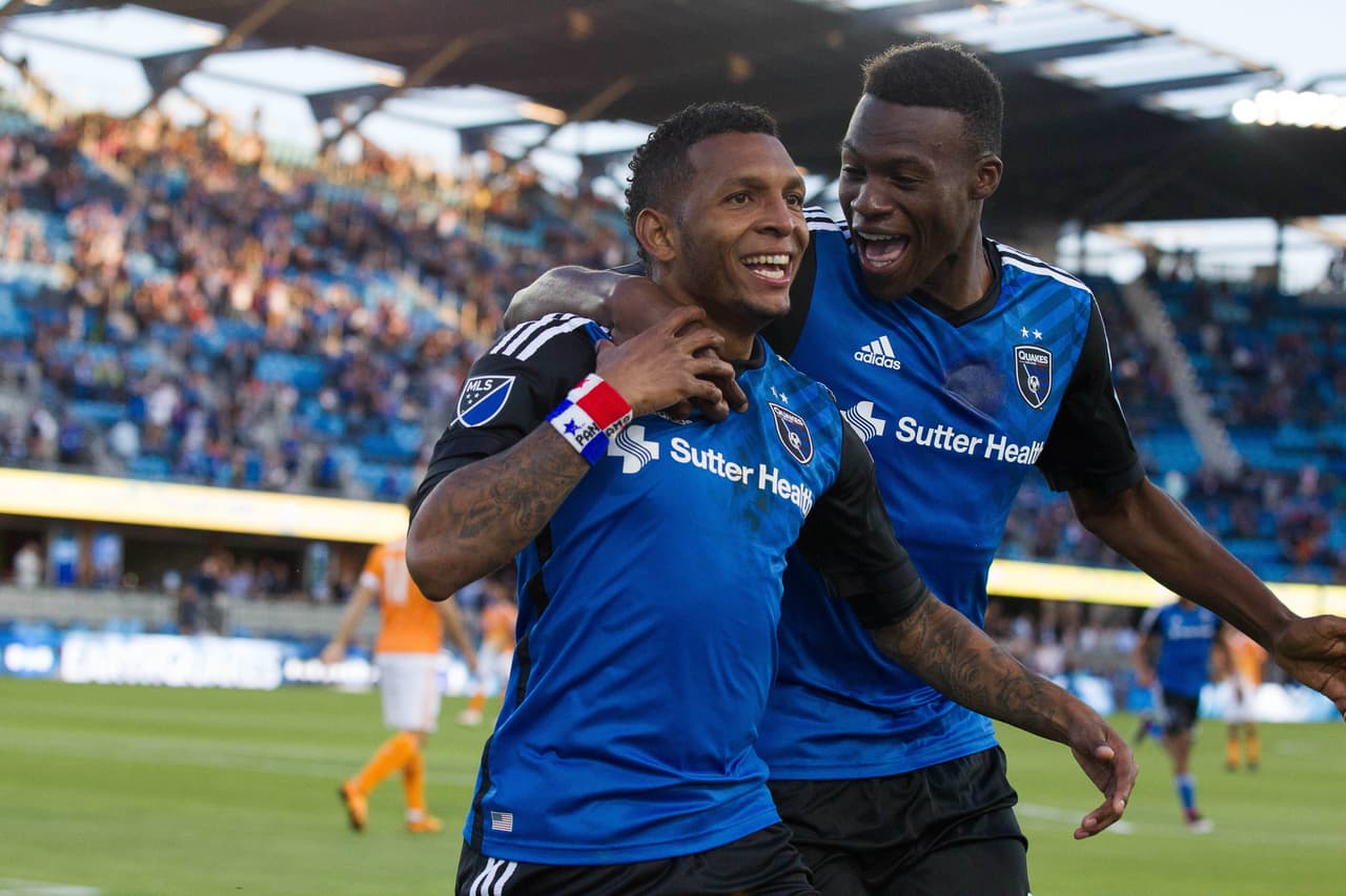 ALBERTO QUINTERO (MED) | "El Negrito" fue la gran figura de los San Jose Earthquakes en la victoria a mitad de semana por 3-1 sobre Houston Dynamo, con dos goles anotados y una asistencia.