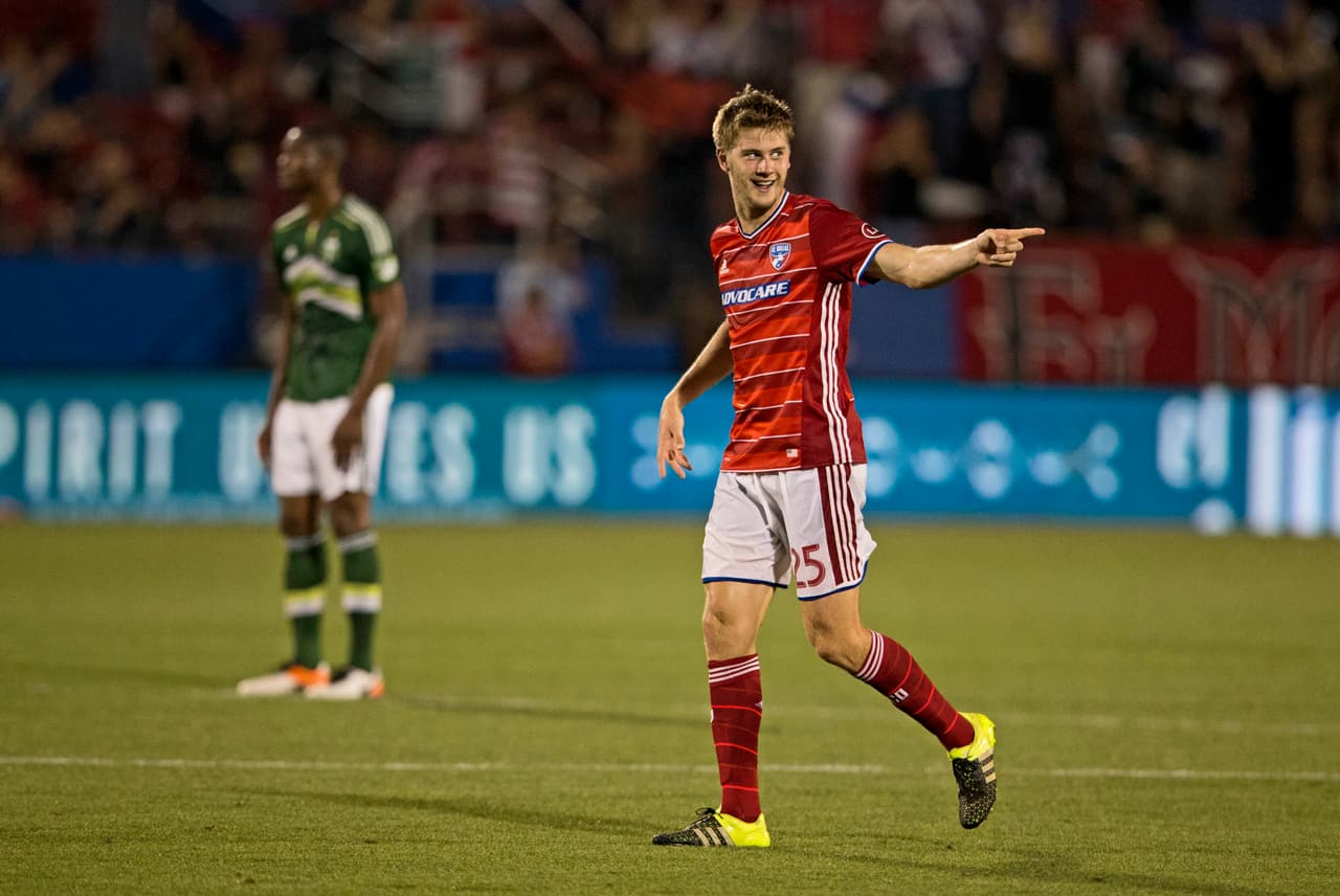 WALKER ZIMMERMAN (DEF) | El sonriente defensor de FC Dallas tuvo dos partidos de lujo para que su equipo retomara el camino del triunfo, y además contribuyó con un gol esta jornada.