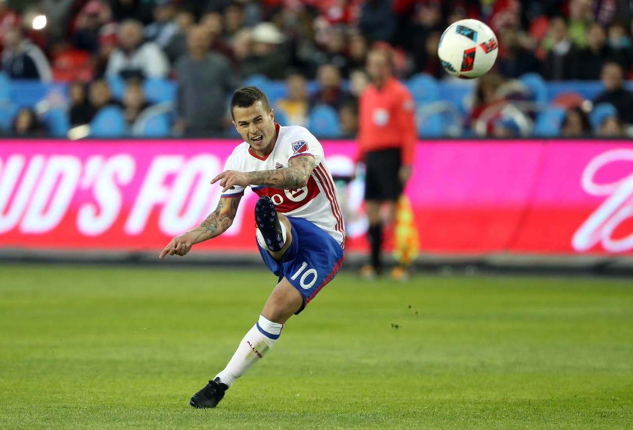 SEBASTIAN GIOVINCO (DEL) | Como casi siempre, el italiano se lució con Toronto FC, aunque esta vez sus dos goles y una asistencia no fueron suficientes para que su equipo perdiera 4-3 ante Vancouver Whitecaps.