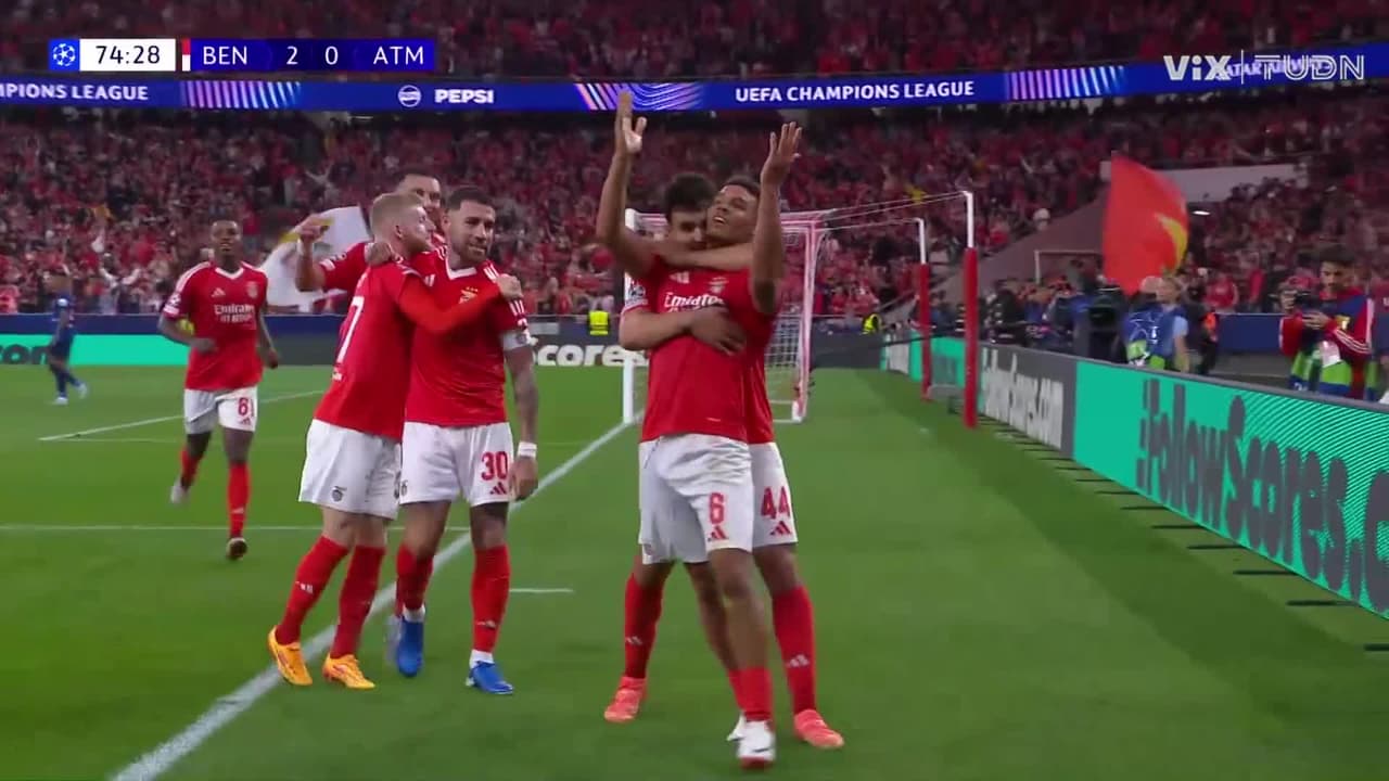 ¡Se derrumba el Atlético! Gol 'sencillito' de Alexander Bah