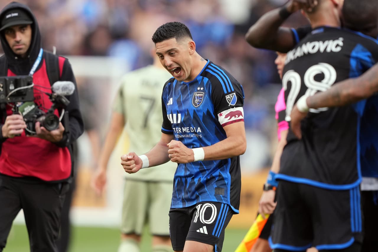 Mediocampista - CRISTIAN ESPINOZA (San Jose Earthquakes)