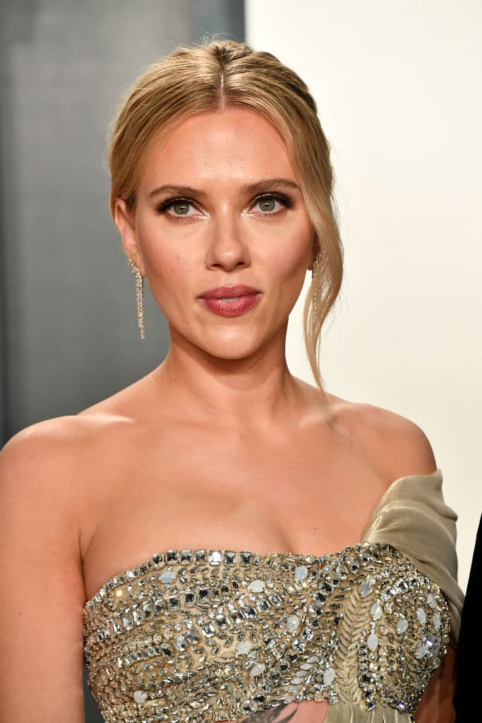 Scarlett Johansson – En 2006, Scarlett grabó la canción ‘Summertime’ de George Gershwin, en un una colección especial de canciones grabadas por estrellas de Hollywood.