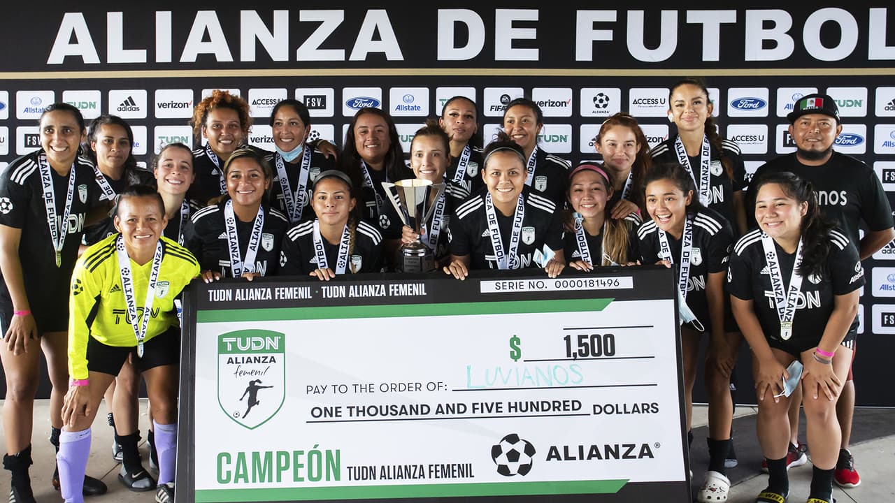 El equipo que se alzó con la victoria se llevó a casa un cheque por mil 500 dólares.
