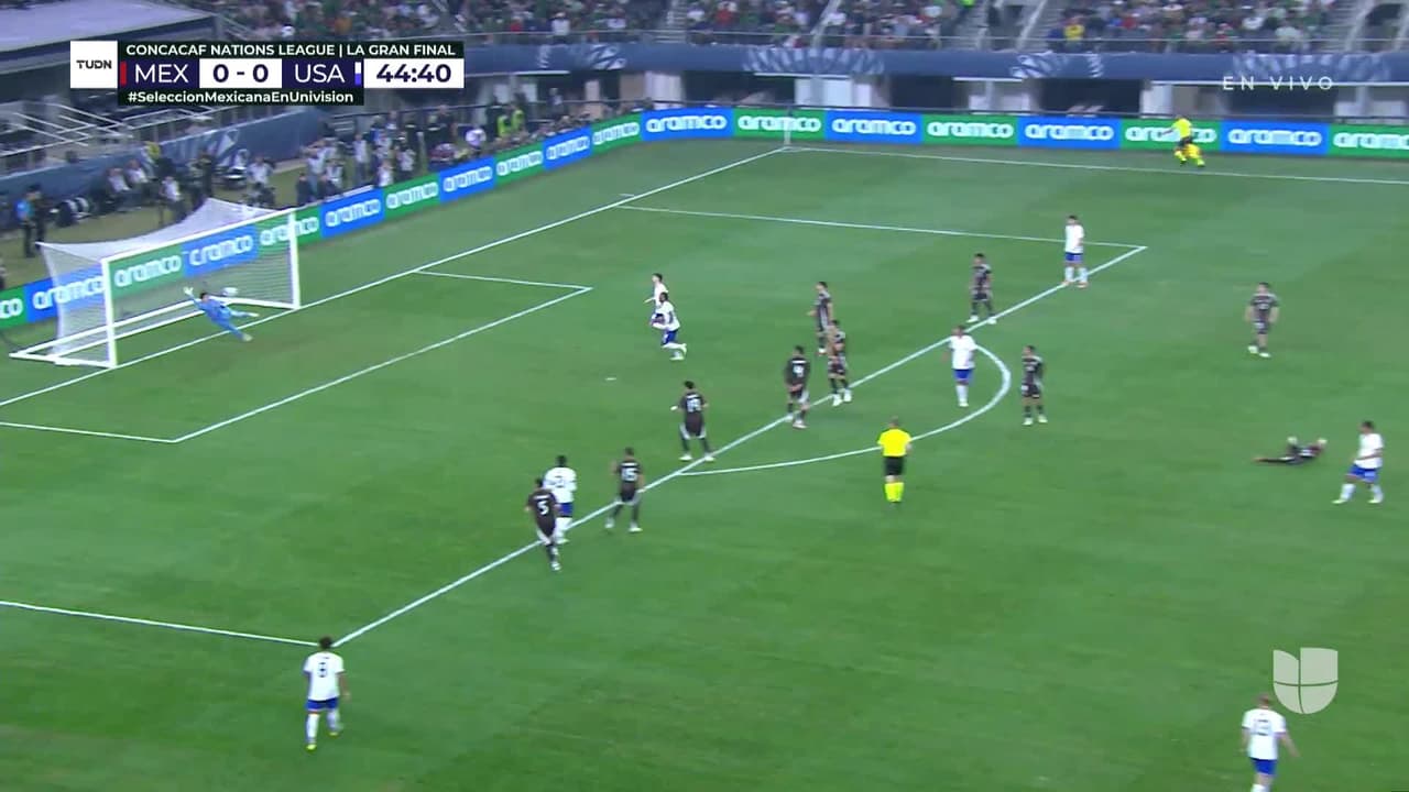 ¡Golazo de Estados Unidos! Adams saca un bombazo y firma el 1-0 sobre México