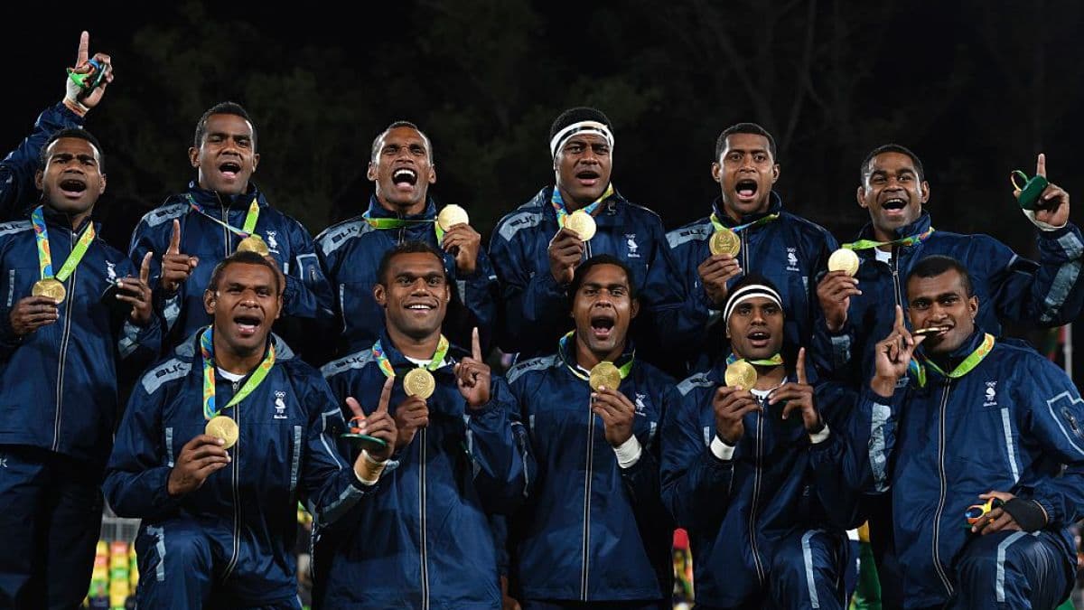 Atletas llegarán a los Olímpicos en avión de carga de pescado congelado