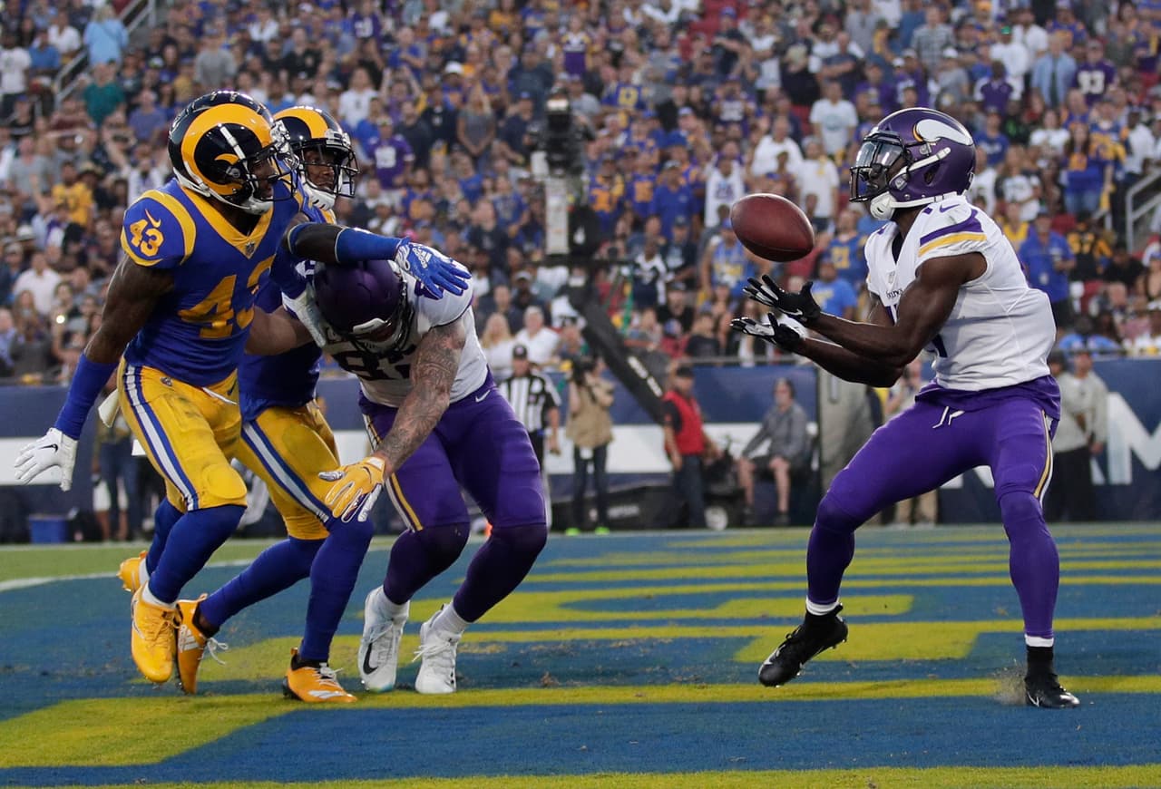 Pero el juego se tornaba en intecambio de posesiones que acababan en puntos. Y la respuesta fue un pase de 17 yardas en conexión de Cousins con Robinson de nuevo. Minnesota se iba arriba 17-14.