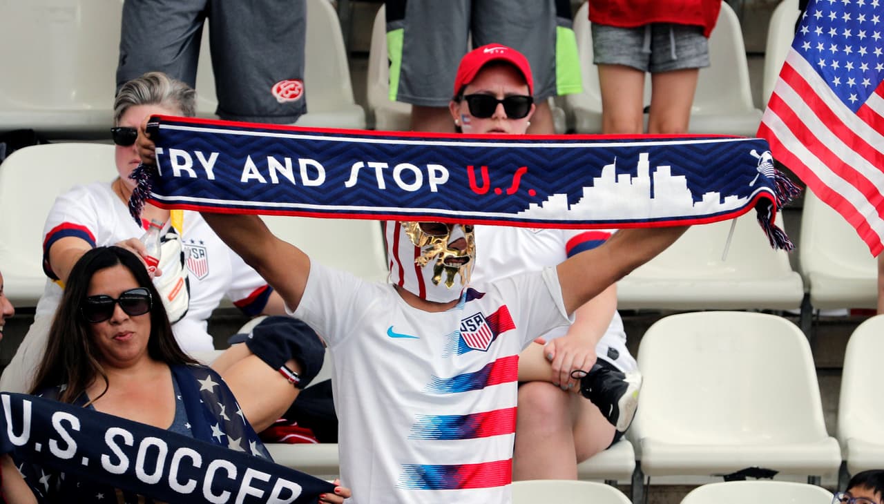 Los fanáticos en Rennes están listos para el juego de Octavos de Final del Mundial femenino entre Estados Unidos y España.