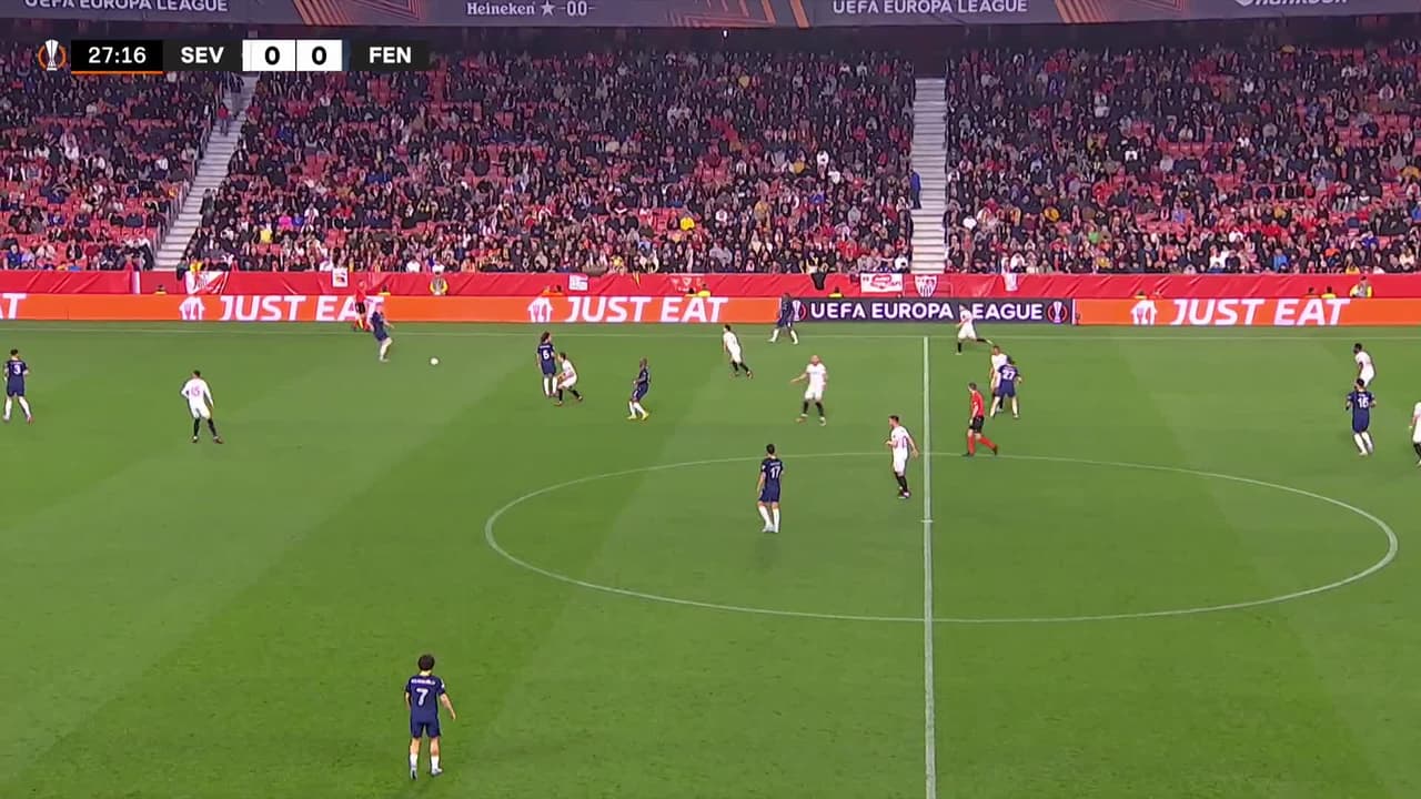 ¡TIRO ATAJADO! disparo por Joshua King.