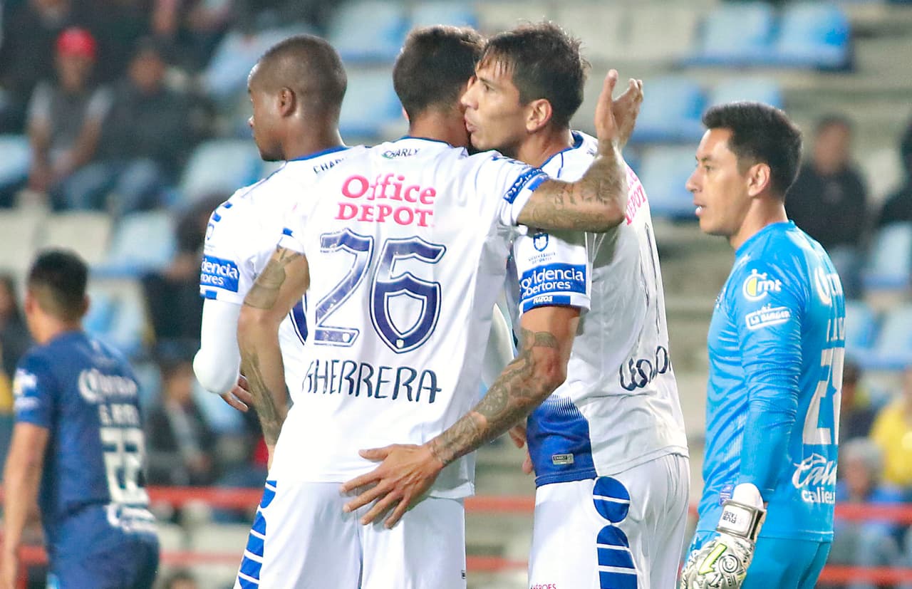 3. Leonardo Ulloa (32 años / Pachuca) - 3.4 millones de dólares