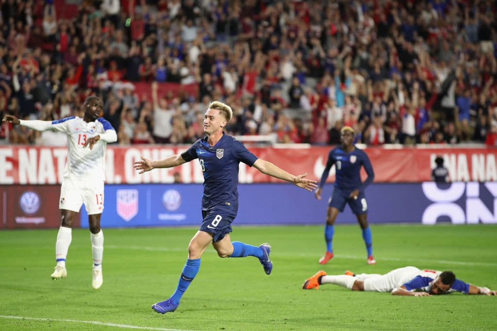 El mediocampista Djordje Mihailovic, a los 40 minutos y el delantero Christian Ramírez (89') se convirtieron en los jugadores 52 y 53 en anotar en sus debuts para Estados Unidos.