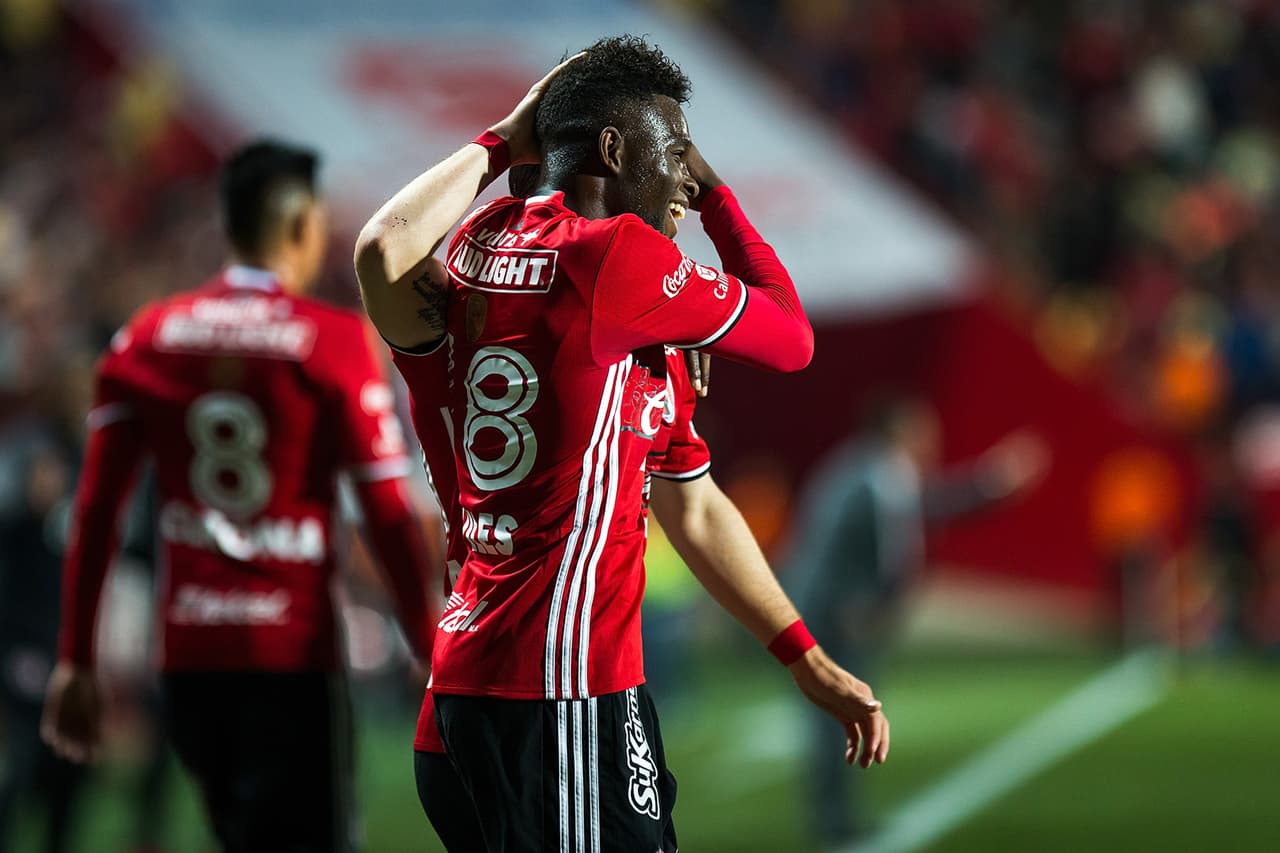 Xolos celebró así su paso a los cuartos de final contra un América que sufre en medio de un 2017 muy irregular.