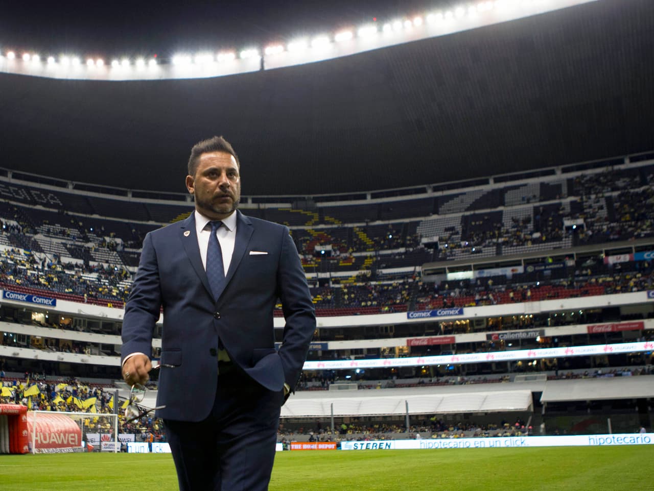 Cada que Antonio Mohamed regresa al Estadio Azteca, la afición americanista le muestra su cariño tras hacerlos campeones.