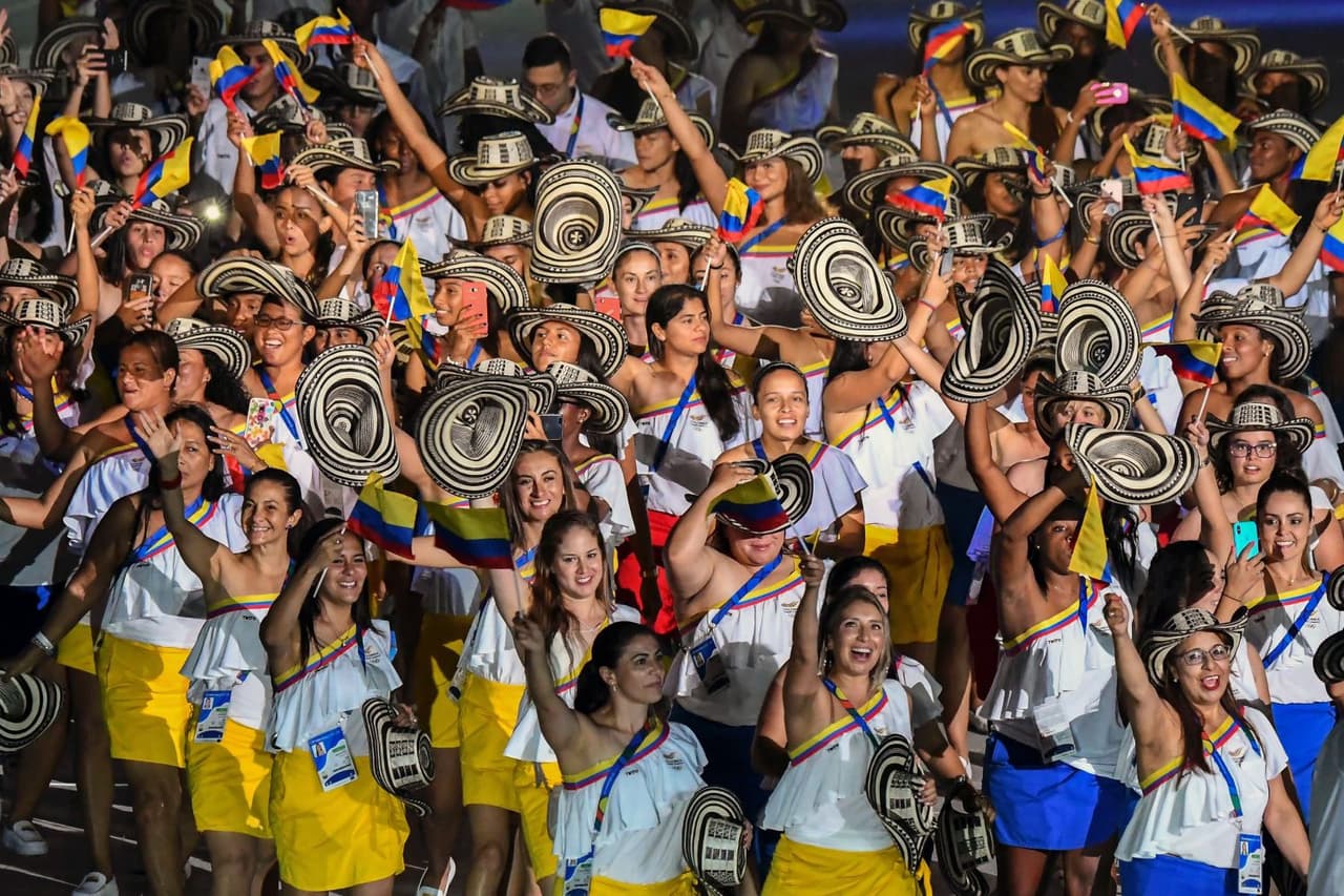 Los deportistas colombianos desataron la euforia del público en el Estadio Metropolitano.