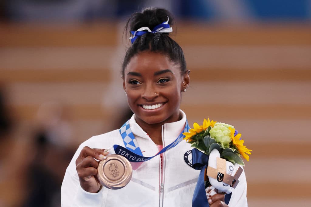 Biles sumó una plata y un bronce en Japón.