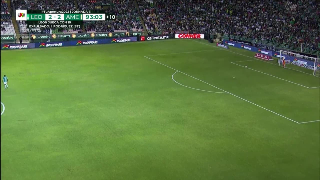 ¡TIRO ATAJADO! disparo por Lucas Di Yorio.