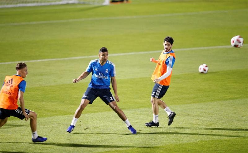 Real Madrid realizó su primera práctica en Abu Dhabi antes de la Semifinal del Mundial de Clubes contra Kashima Antlers, que eliminó a Chivas de Guadalajara y contra el que quiere evitar sorpresas.