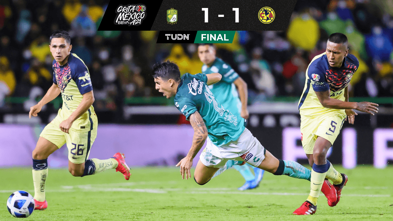 América sobrevive con 10 jugadores ante León y sigue invicto