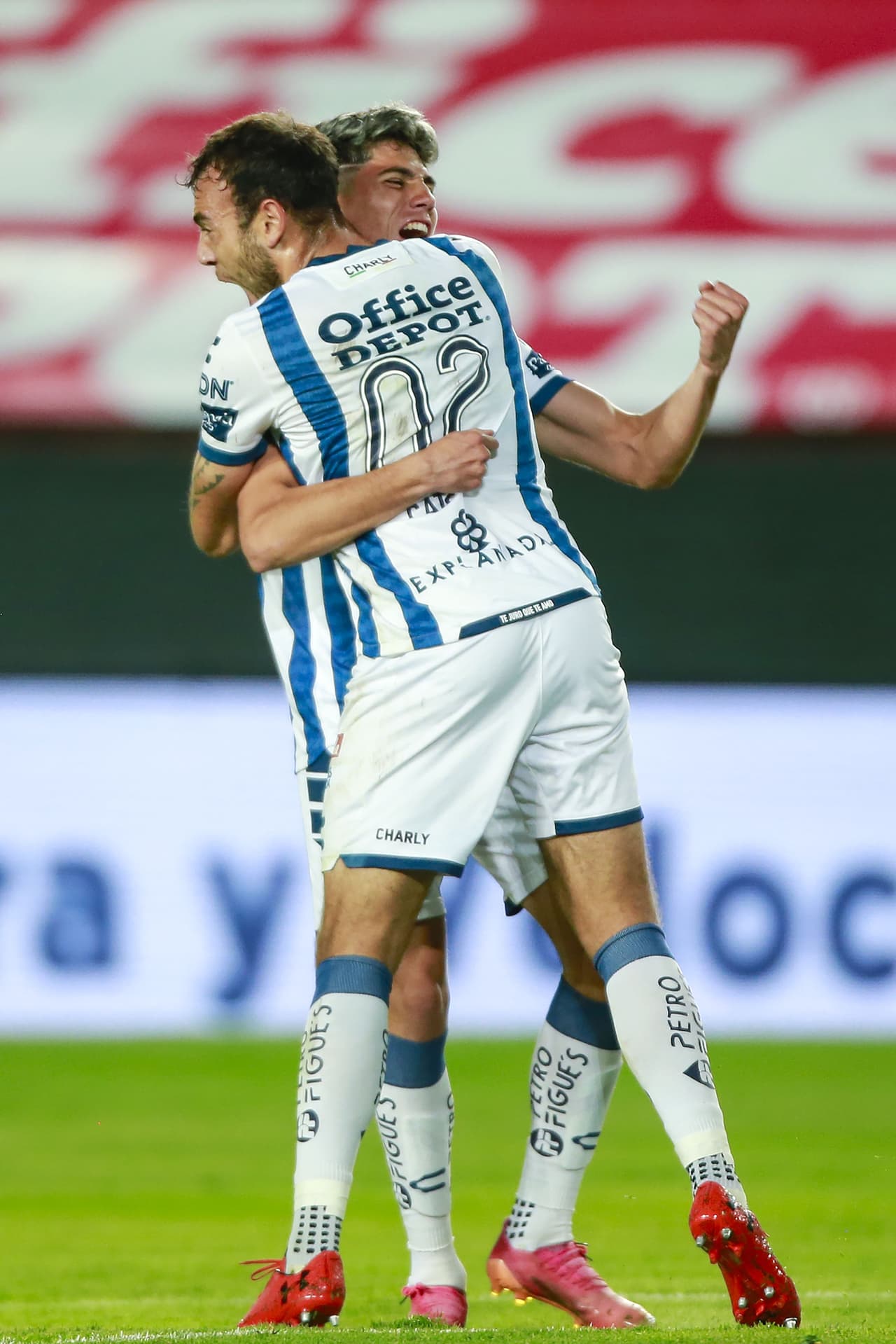 Pachuca se había ido al frente, pero los Diablos Rojos le dieron la vuelta en la agonía un gol de Diego Rigonato que puso a su equipo en el segundo lugar de la clasificación.