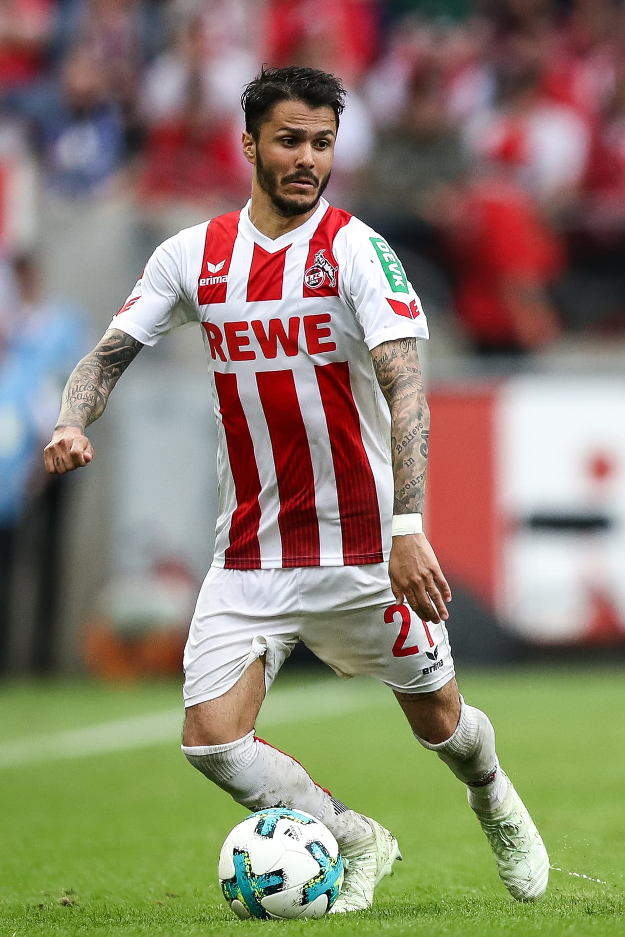 Con el descenso del Colonia el brasileño Leonardo Bittencourt estaría buscando nuevos aires para la próxima temporada. Se dice que el Tottenham Hotspur sería uno de sus posibles destinos.