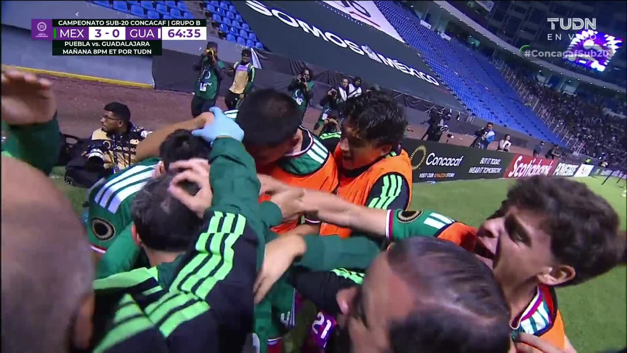 ¡Luis Gamboa firma el tercero de México! Y con dedicatoria especial a su compañero