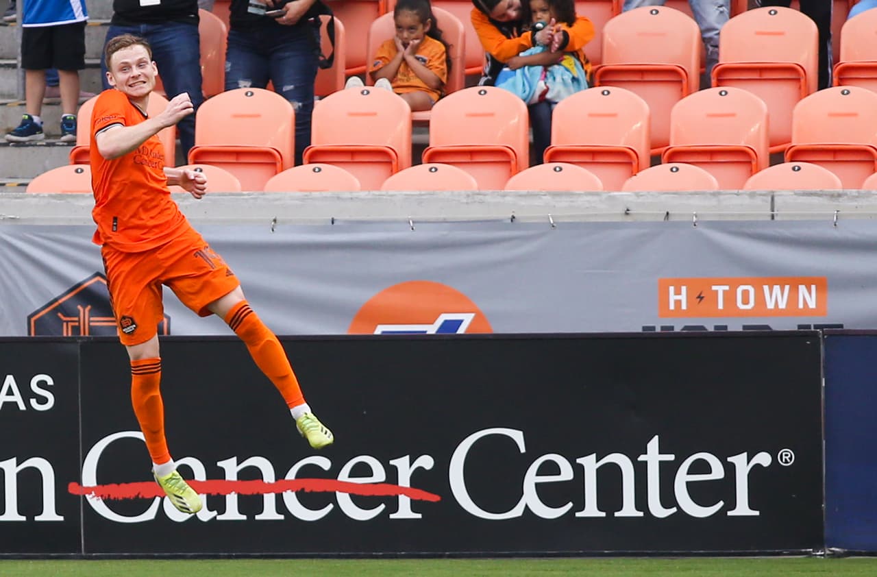 Y rápidamente Tyler Pasher consiguió la igualdad para el cuadro texano.
<br>