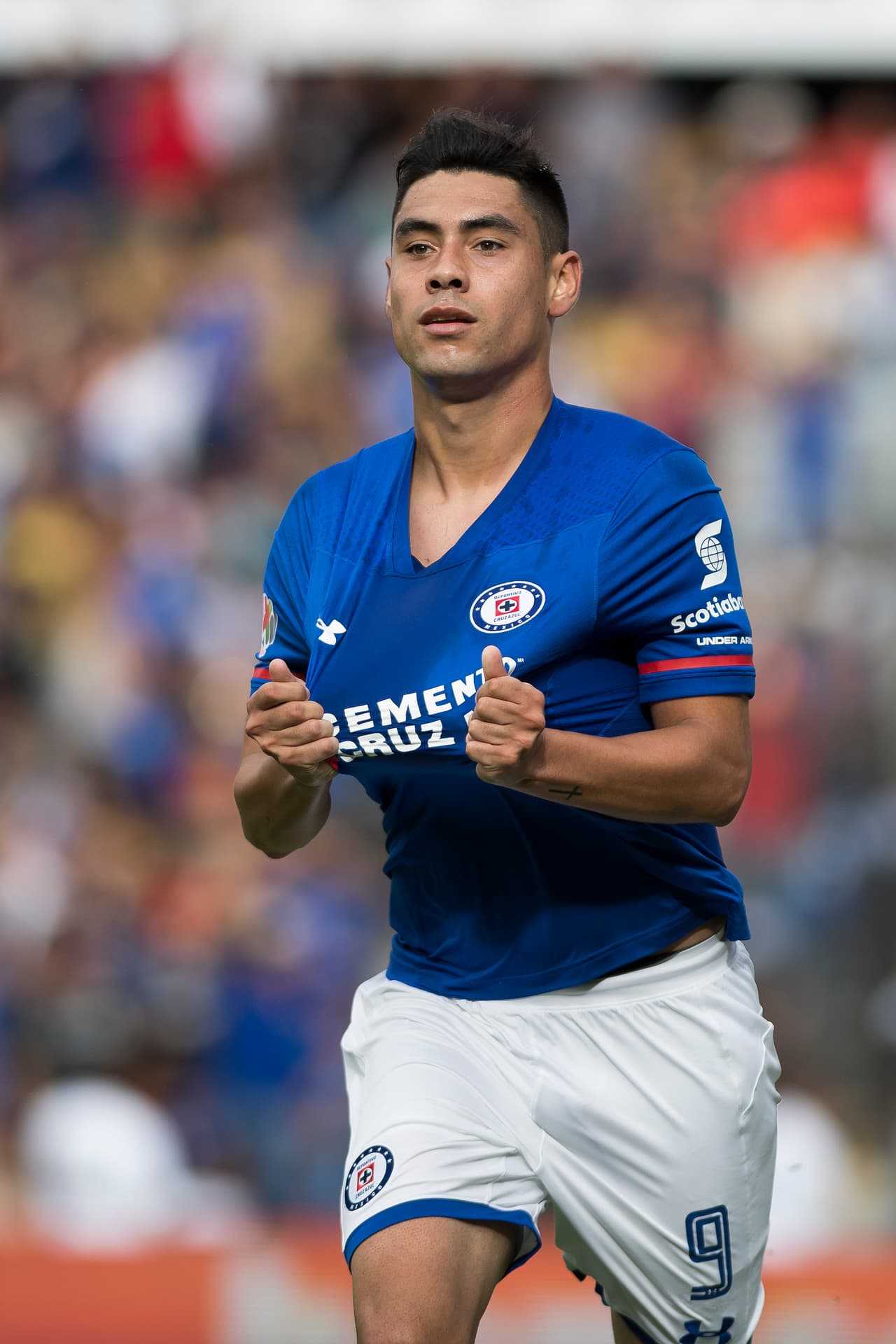 04 Felipe Mora - Cruz Azul: Aportó 14 puntos en la Jornada 12