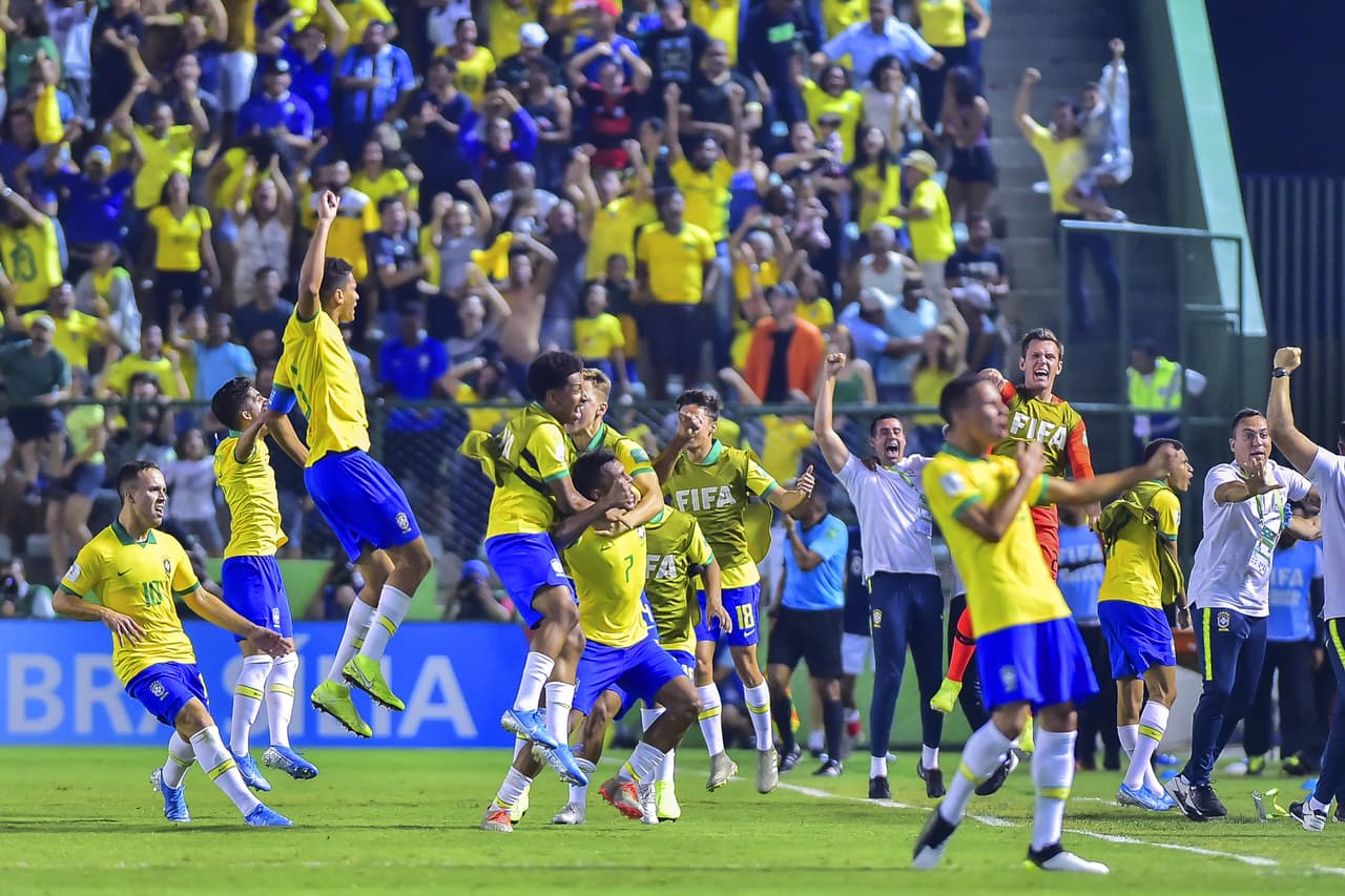 Francia cayó en Brasilia 3-2 ante la verdeamarela que ahora se medirá ante México en la final del torneo.