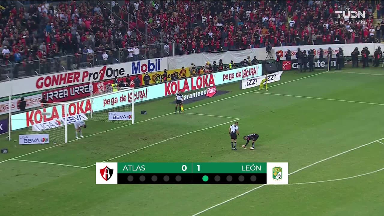 ¡GOL!  anota para Atlas. Jesús Angulo