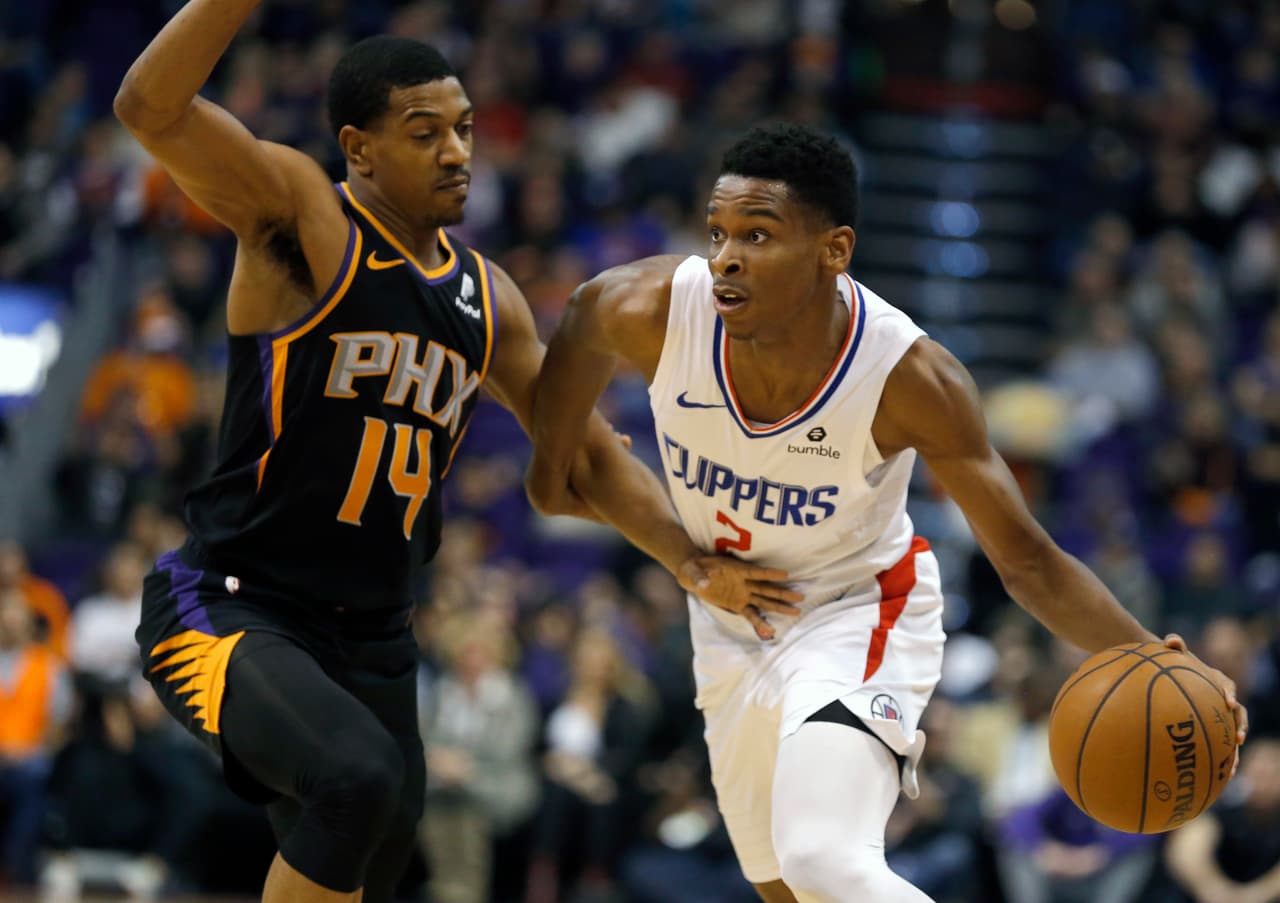 Los Angeles Clippers no pasaron mayor apuro para vencer 121-11 a Phoenix Suns como visitantes.