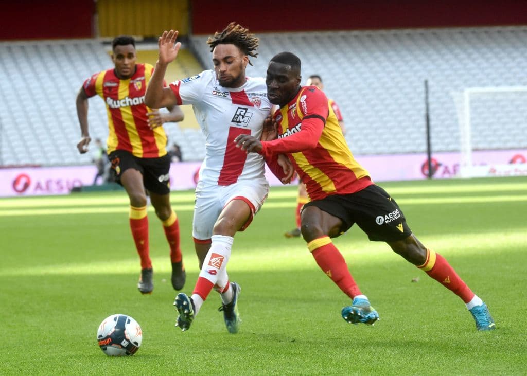 Lens logra vencer 2-1 al Dijon para llegar a 40 puntos y adueñarse de la quinta posición de la tabla.