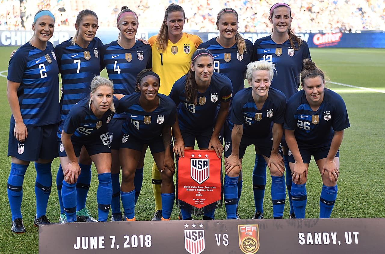 Al contrario de la categoría masculina, 
<b>Estados Unidos</b> es una potencia mundial en el 
<b>fútbol femenino</b> con tres Mundiales ganados y cuatro medallas de oros en Juegos Olímpicos, entre otras distinciones. 
<br>