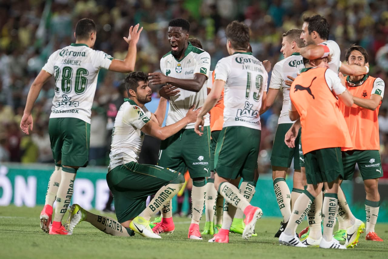 Santos se lleva un partido lleno de emociones, sobre todo en los últimos 15 minutos del encuentro. Con goles de Rodríguez y De Buen, los de la Comarca suman 3 importantes puntos.