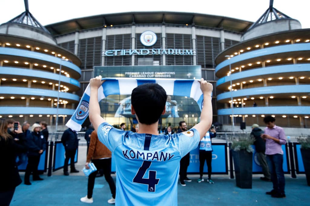 Una gran convocatoria generaba el debut del equipo campeón de la Premier League el Manchester City en Etihad Stadium para recibir al Olympique de Lyon por la UEFA Champions League.