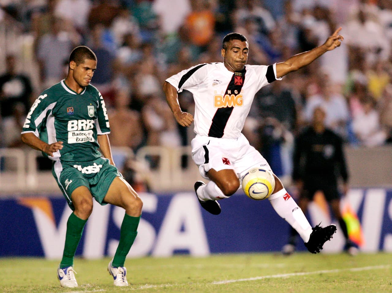 Romario. Campeón del mundo en 1994 y de la Copa América en 1989 y 1997. Debutó en 1985 con Vasco da Gama, donde jugó hasta 1988.