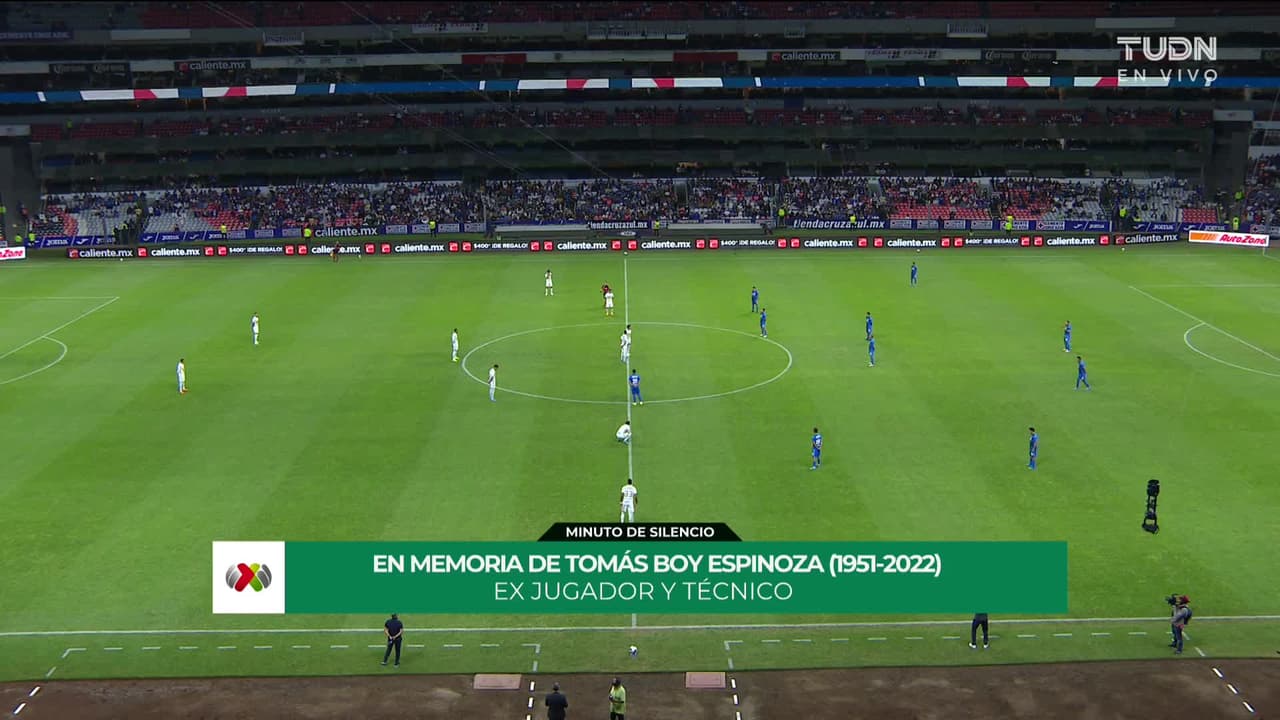 Arranca el partido y la pelota está en juego.