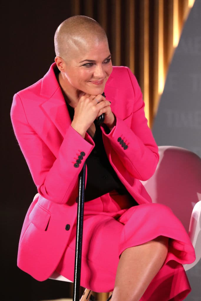 Dentro de la película también abunda en momentos en los que Blair encuentra el humor negro en su situación.