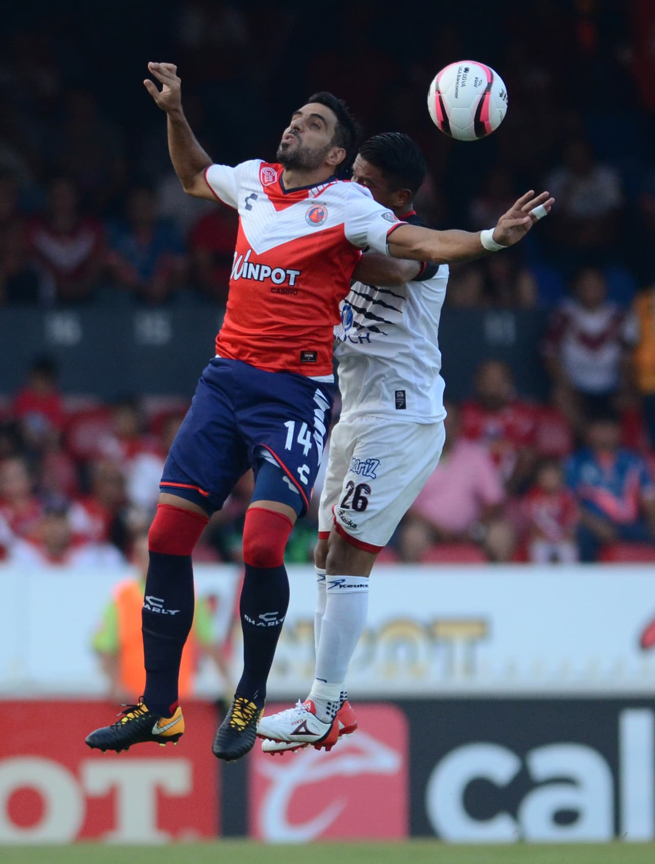 Los Tiburones llegaban a este juego tras ganar en la Copa MX ante los Alebrijes de Oaxaca, pero de perder en la Liga MX 2-0 con el América.