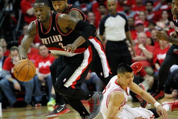 Frustrados, desesperados y cansados, así quedaron los Rockets luego de perder el primer partido de los Playoffs en casa ante los Portland Trail Blazers por tan solo dos puntos luego de jugar sobretiempo. Marcador final de 122-120.