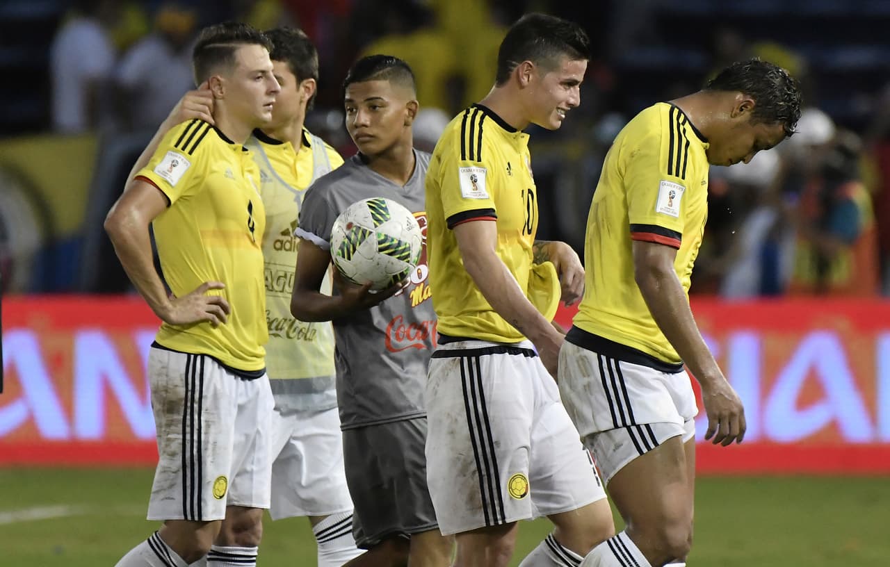 A pesar del total de tiempo, Colombia se tuvo que conformar con un empate que lo deja en el tercer lugar, no por ser un resultado favorable sino por la derrota de Ecuador contra Uruguay en Montevideo.