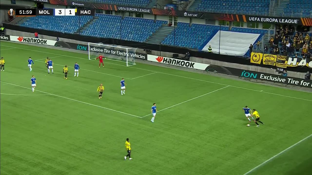 ¡TIRO ATAJADO! disparo por Amor Layouni.