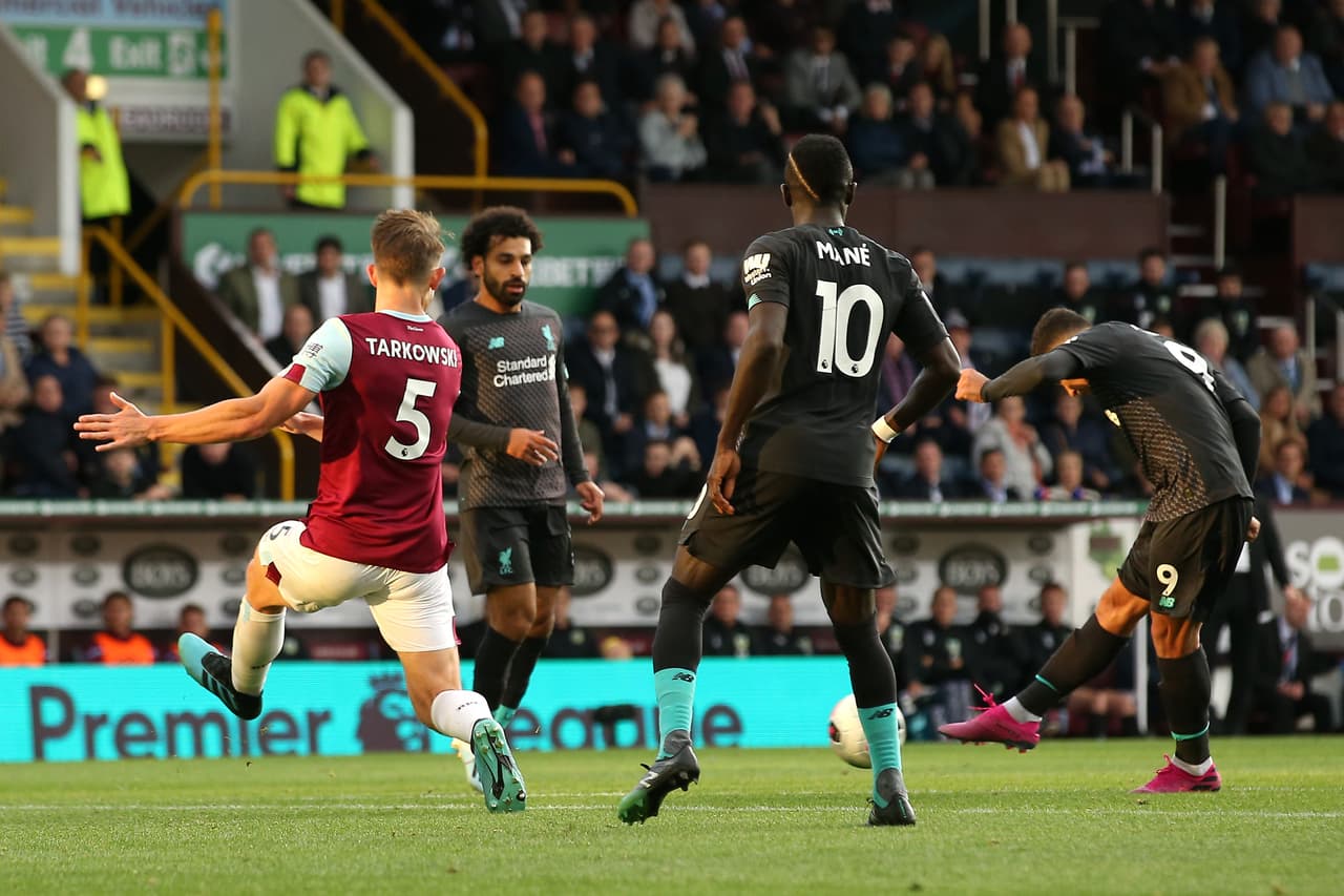 Liverpool superó 3-0 al Burnley en Turf Moor con goles de Sadio Mané, Roberto Firmino y autogol de Chris Wood. Los Reds continúan con paso perfecto tras 4 fechas en la Premier League.