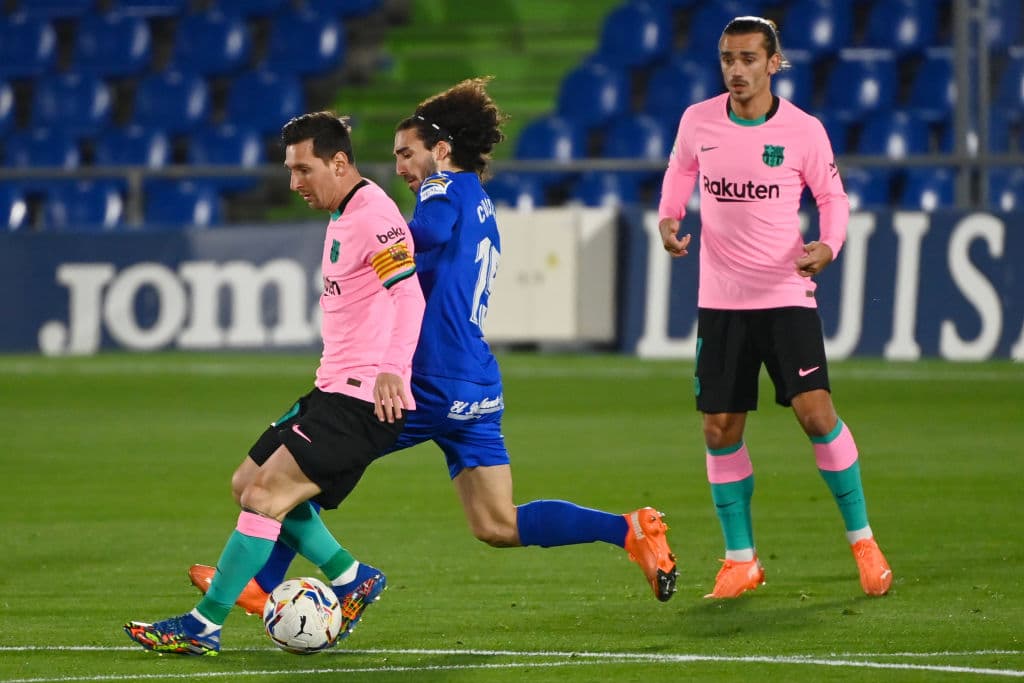 Los culés cayeron por la mínima diferencia en su cuarto compromiso de la competición española. Jaime Mata (56’) anotó el gol por la vía penal. Barcelona enfrentará al Real Madrid en su siguiente compromiso de La Liga; Getafe recibirá al Granada.